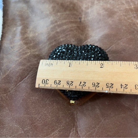 Vintage heart shaped crystal mirror - Picture 7 of 9